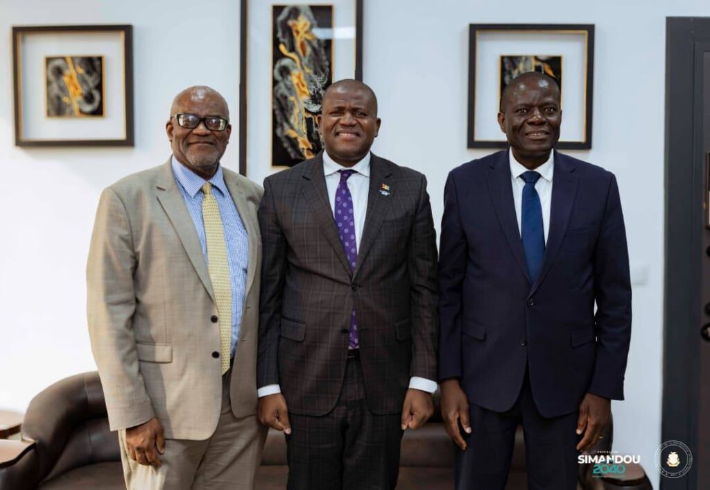 Le Ministre Ismaël NABE accueille le PDG d’Afrik Finances Holding